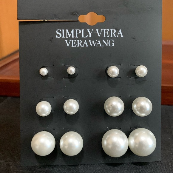 NWT Simply Vera Vera Wang 6 pair set of faux pearl earrings - Picture 1 of 1